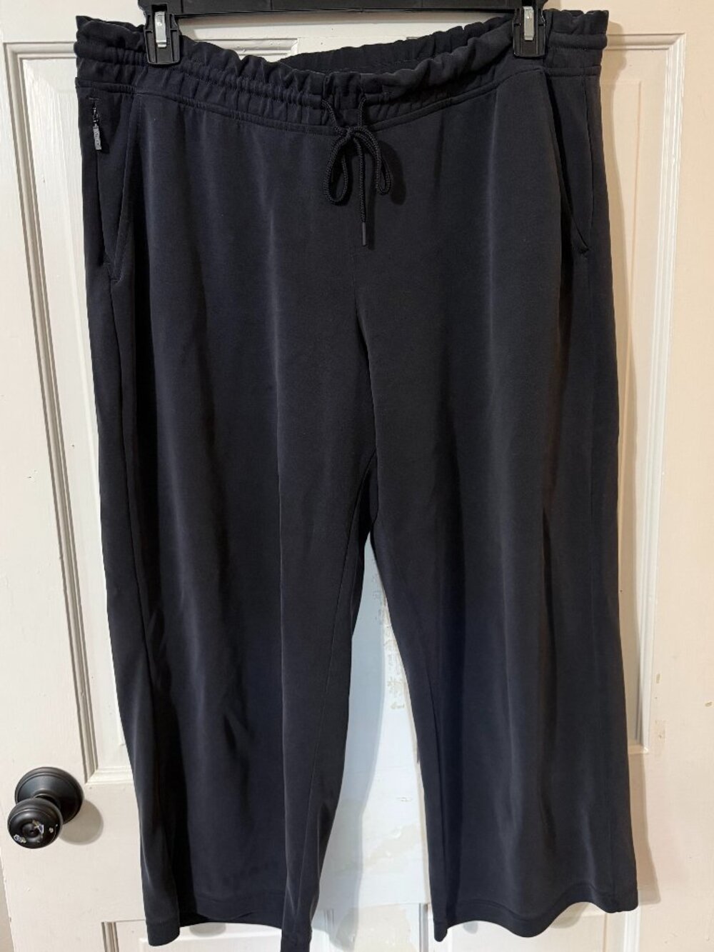 Athleta Seasoft Cropped Pant Black Size XL